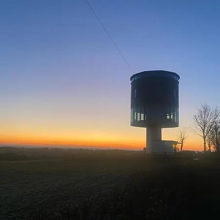 Luxury Converted Water Tower In Yorkshire Emley Exterior photo