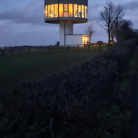 Luxury Converted Water Tower In Yorkshire Emley Exterior photo